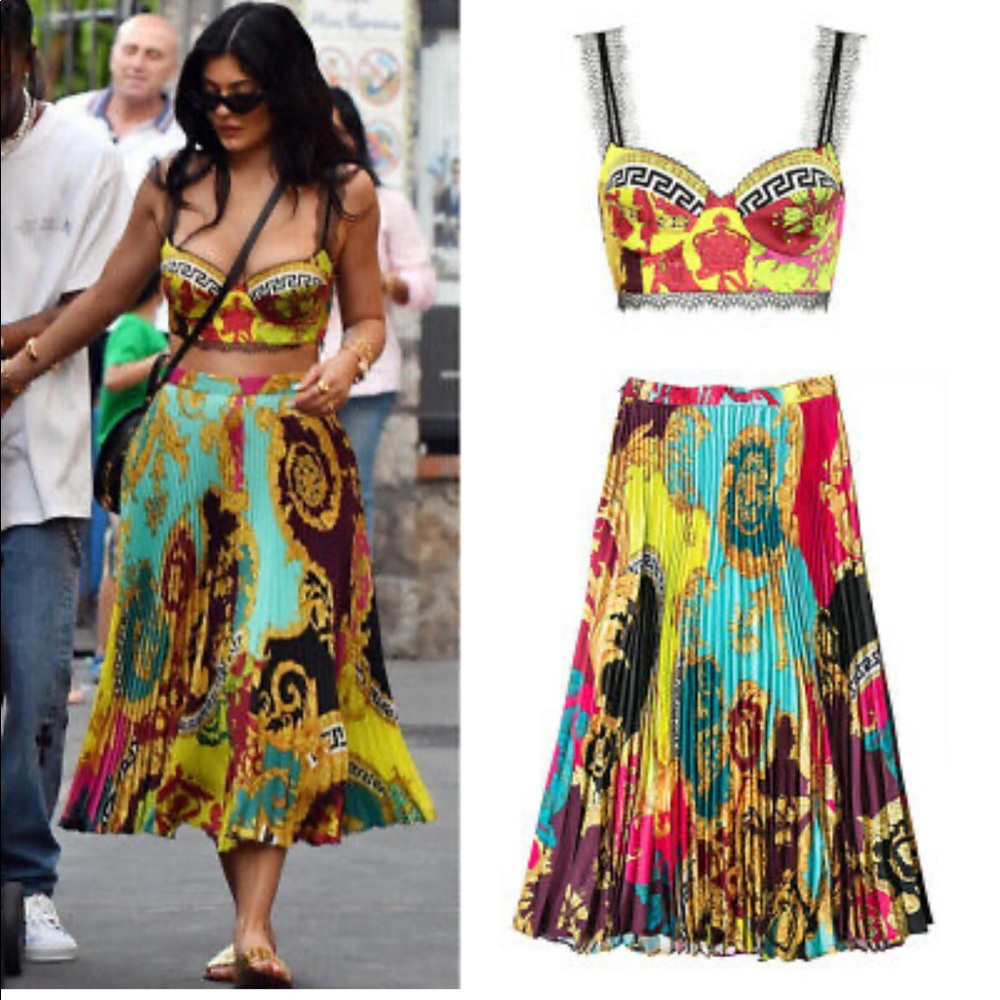 Versace 2 pc set great for spring or summer